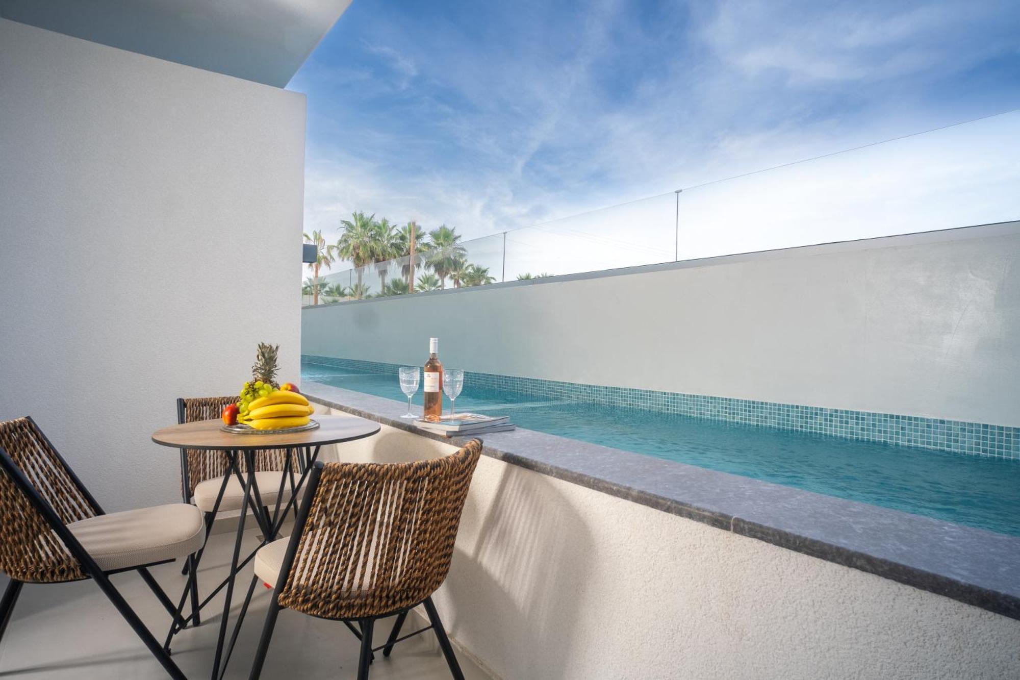 Luminous Luxury Living Aparthotel Kallithea  Ngoại thất bức ảnh