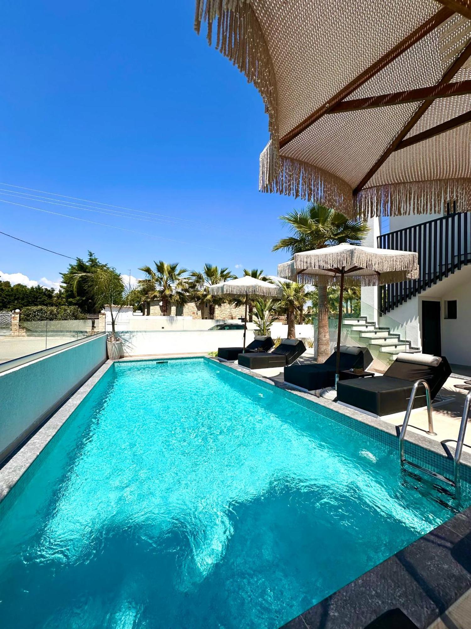 Luminous Luxury Living Aparthotel Kallithea  Ngoại thất bức ảnh